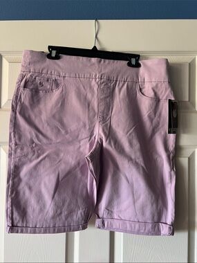 Women's Lavender Pull-On Stretch Shorts